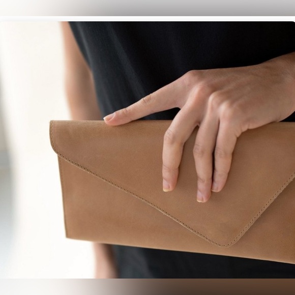 Nisolo Luisa Leather Clutch Almond Tan - Picture 6 of 15